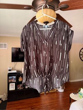 Lightweight Black & White Tie-Front Women’s Top